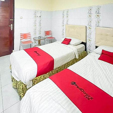 Reddoorz Near Grage Mall Cirebon Hotel Exterior foto