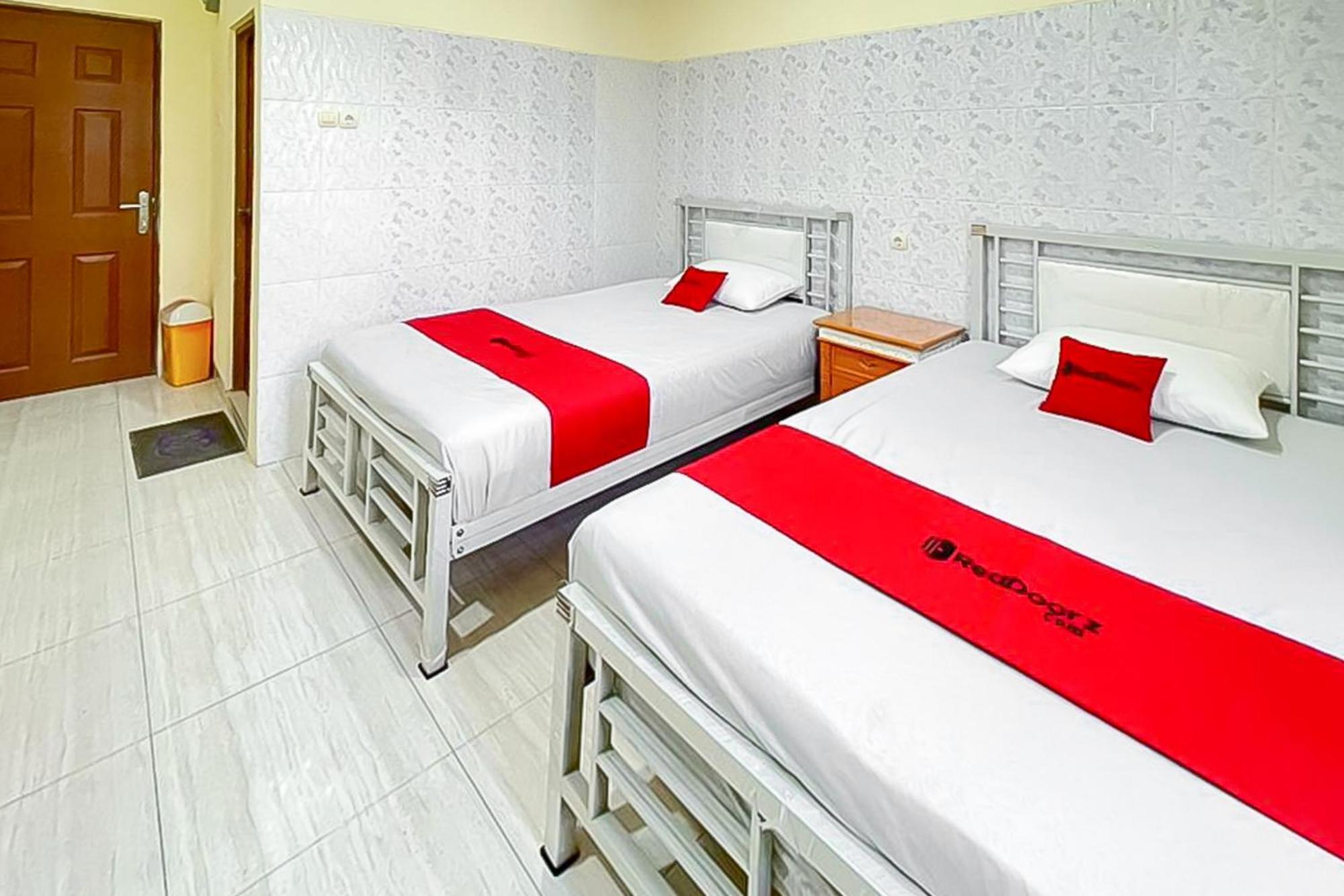 Reddoorz Near Grage Mall Cirebon Hotel Exterior foto